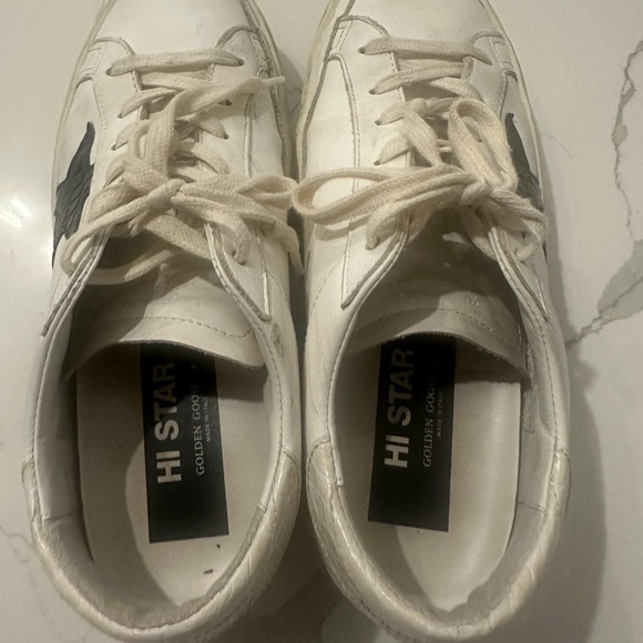 Lightly warn classic Golden Goose sneakers - Picture 4 of 6